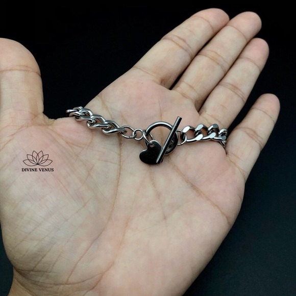 Toggle Clasp Curb Chain Bracelet | Stainless Steel - Picture 3 of 9